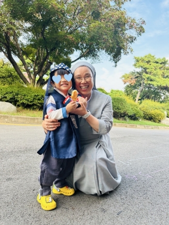 미소처럼 모두 밝고 행복한 추석 보내세요